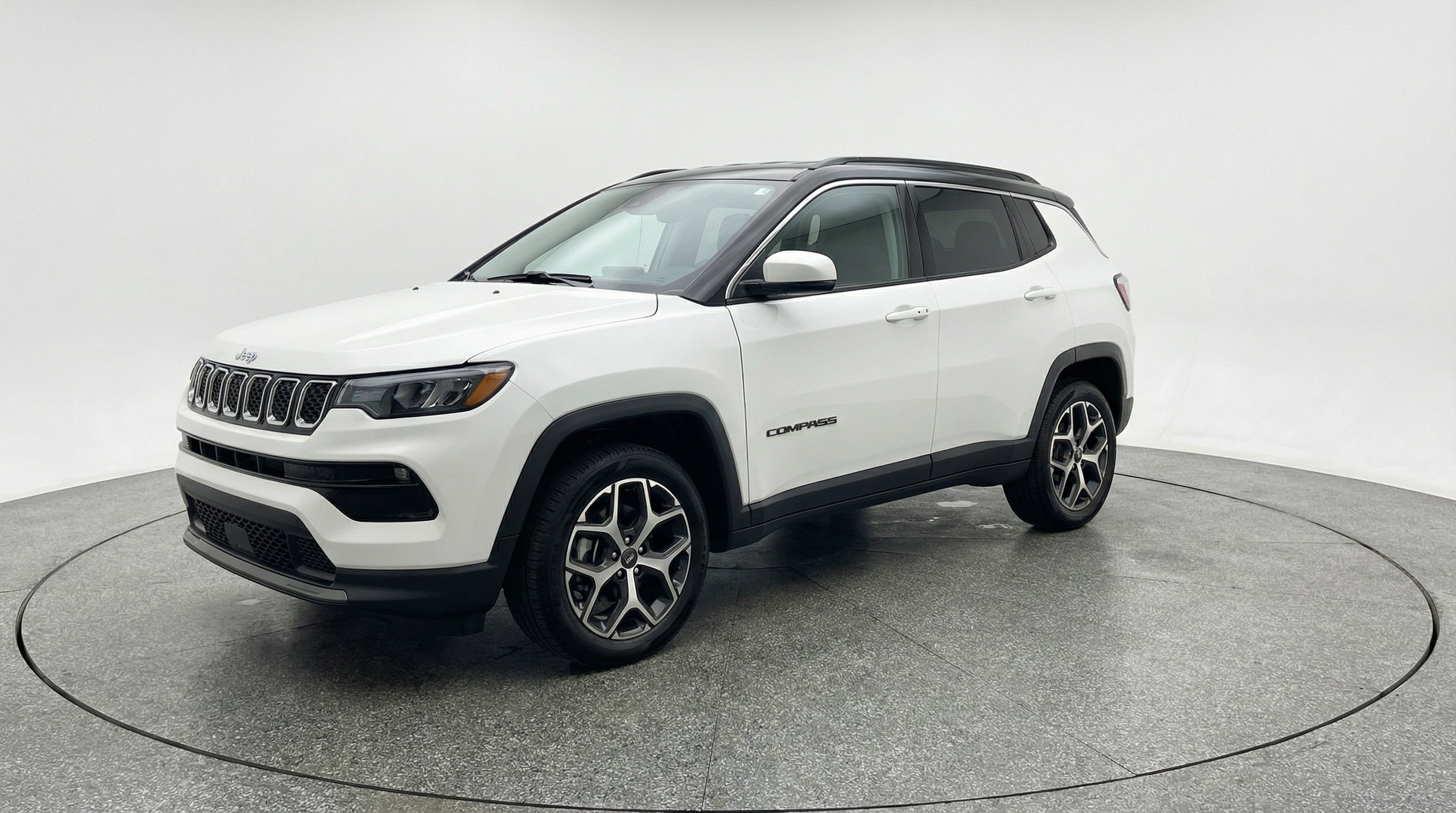 Used 2025 Jeep Compass Limited image 3
