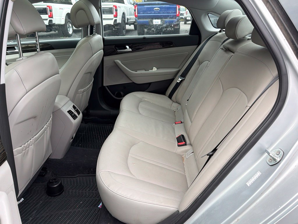 Used 2017 Hyundai Sonata Limited w/ Ultimate Package 02 FWD image 18