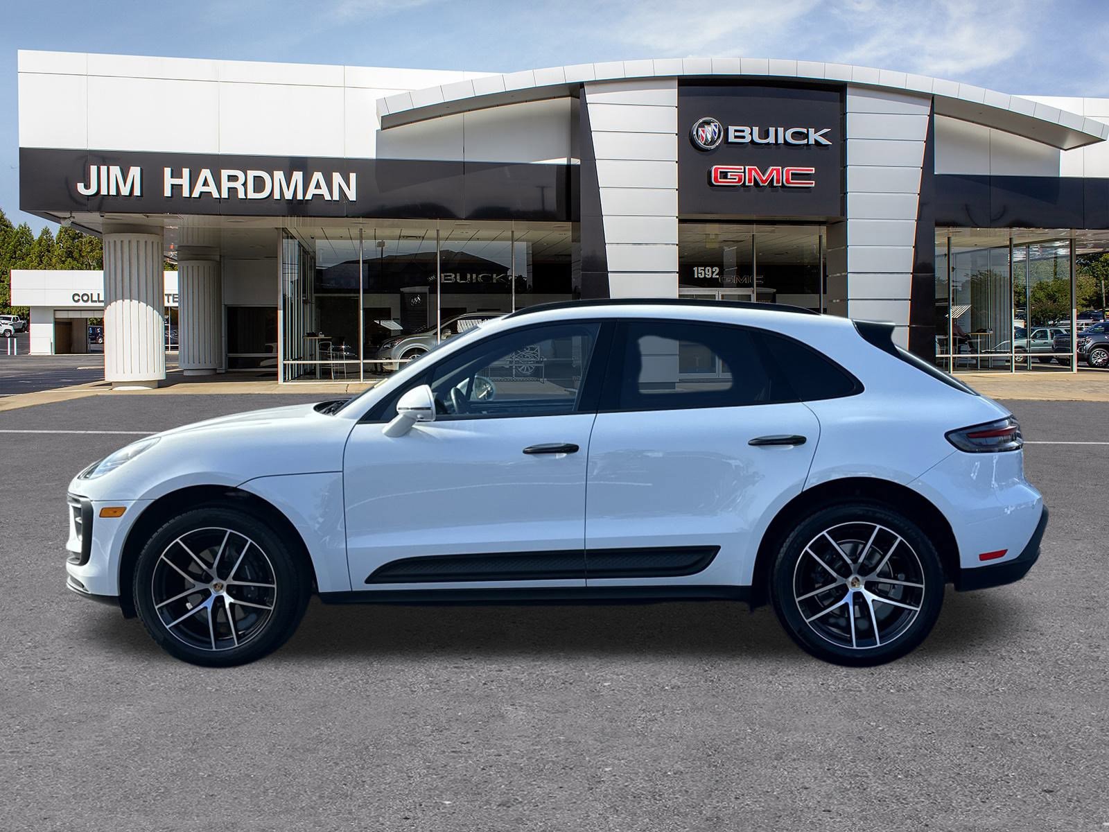 Used 2023 Porsche Macan image 4