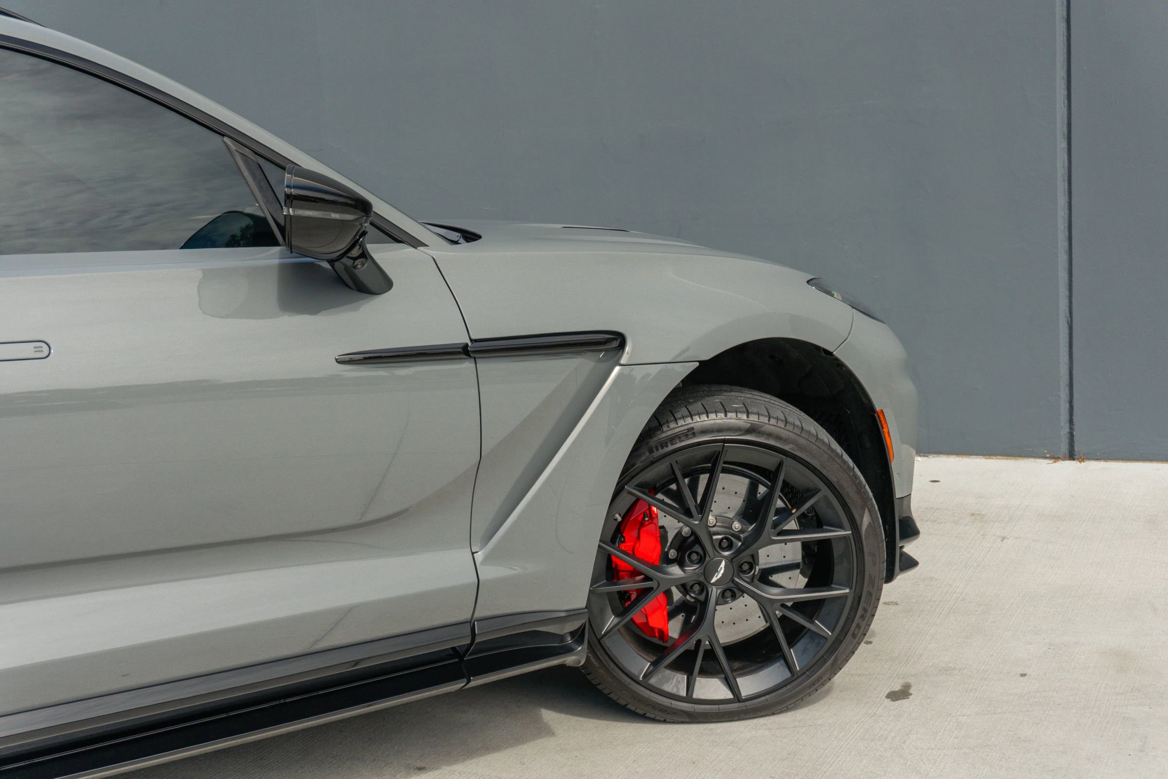 Used 2025 Aston Martin DBX 707 image 42