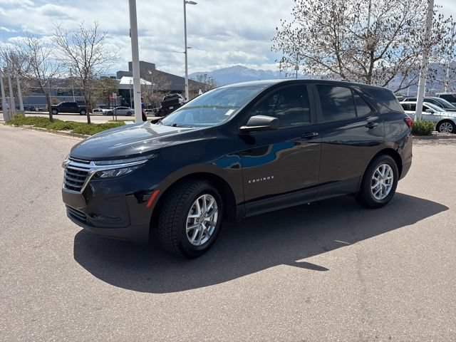 Certified 2024 Chevrolet Equinox LS w/ Driver Confidence II Package FWD image 3
