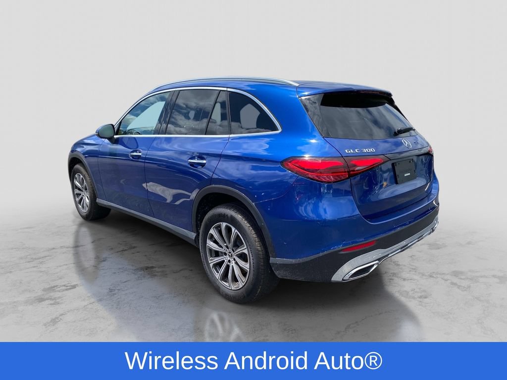 Used 2025 Mercedes-Benz GLC 300 4MATIC image 3