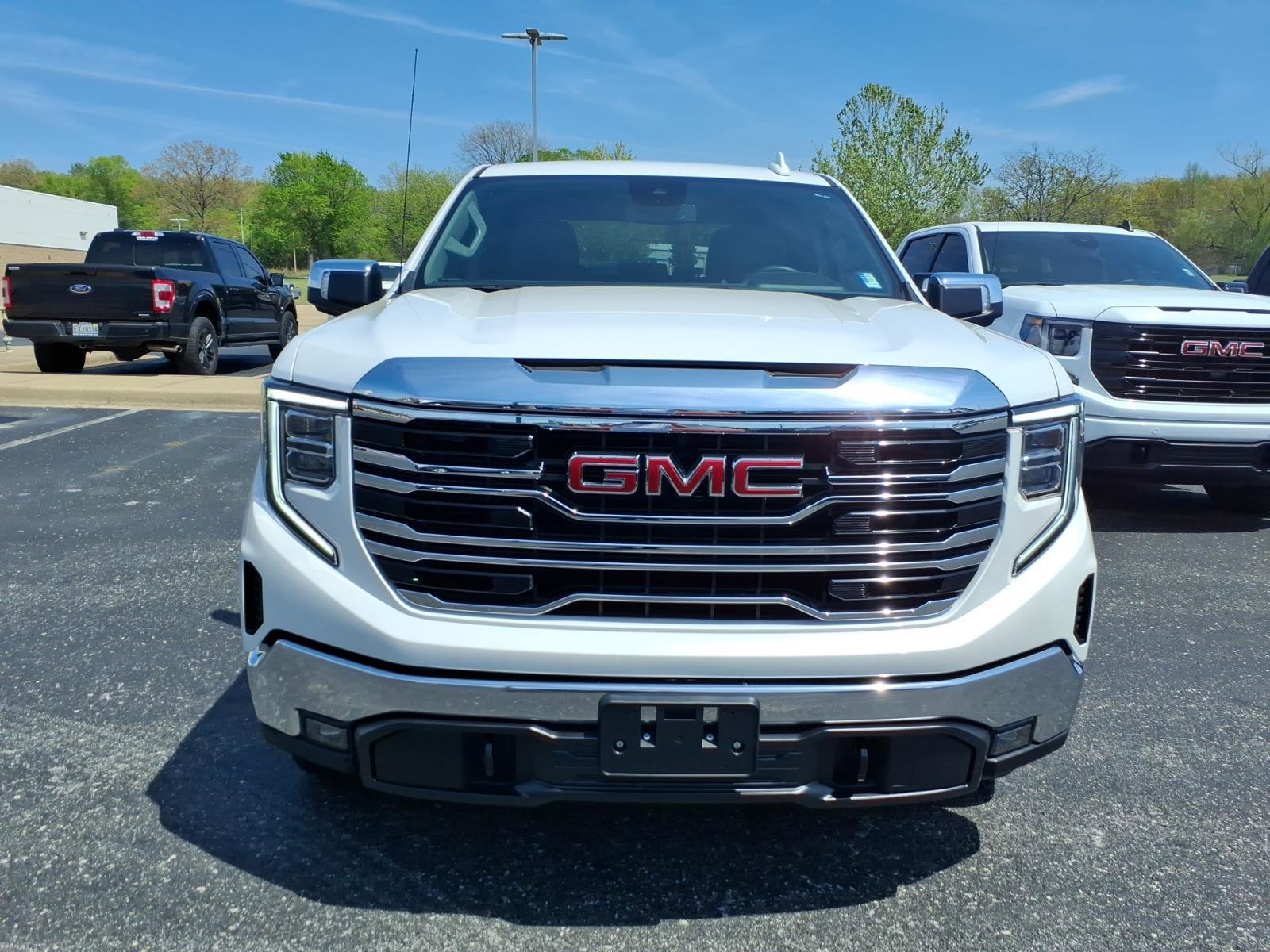 Used 2024 GMC Sierra 1500 SLT w/ X31 Off-Road Package image 2