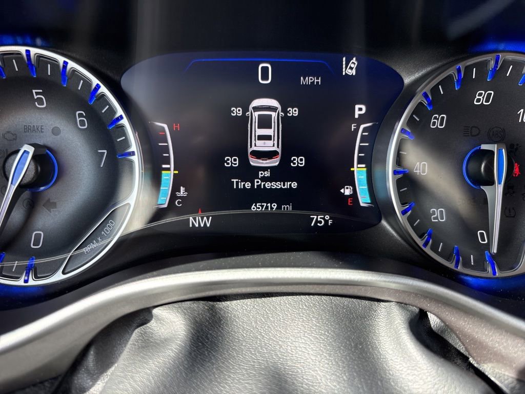 Used 2024 Chrysler Pacifica Touring-L FWD image 31