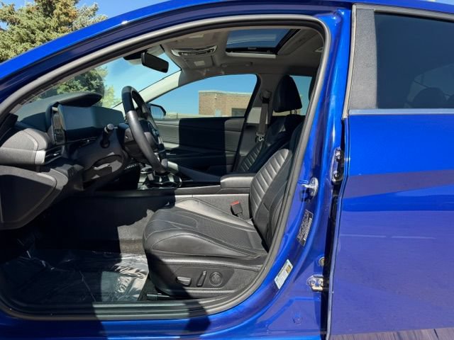 Used 2024 Hyundai Elantra Limited FWD image 11