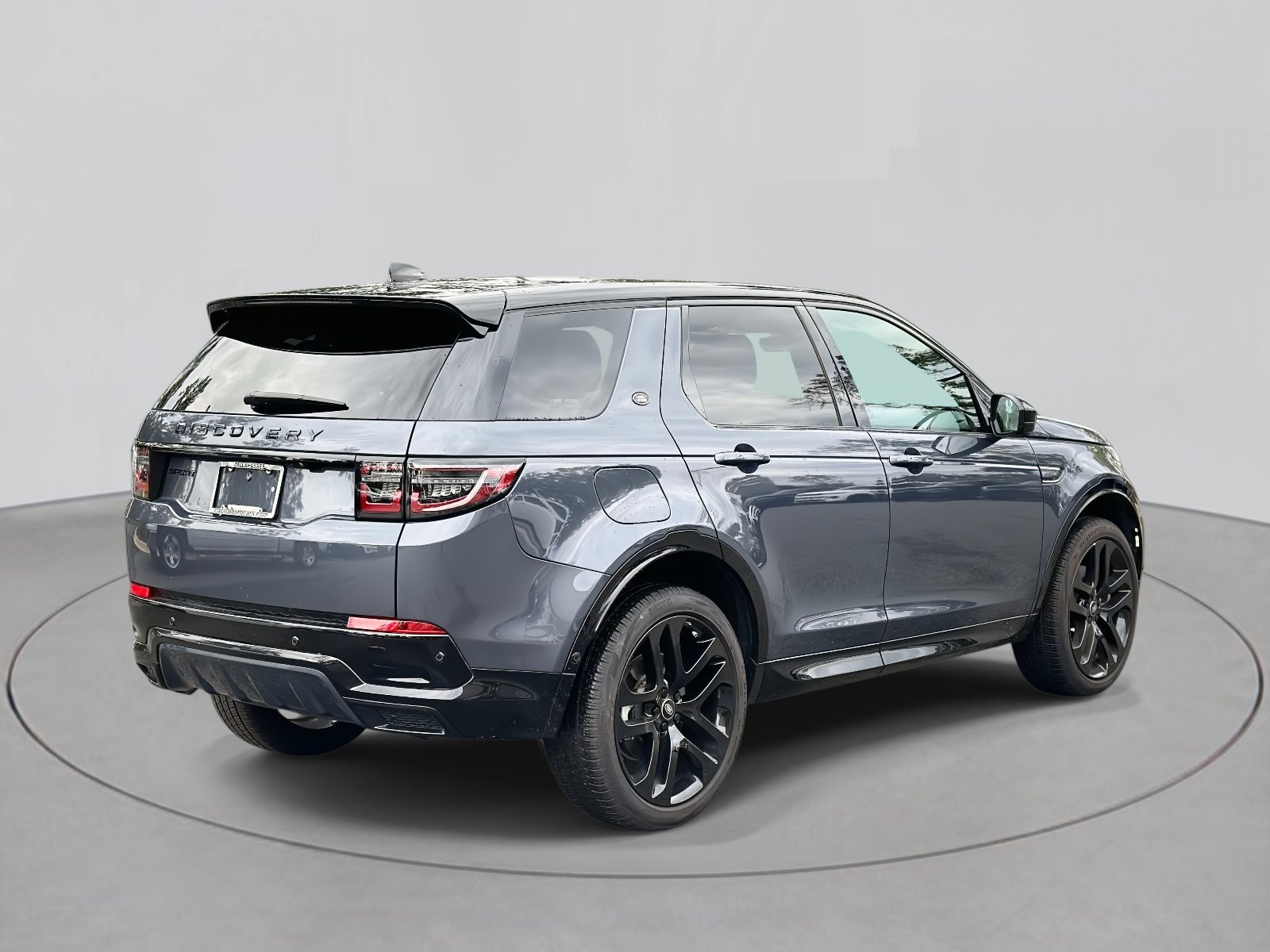 New 2025 Land Rover Discovery Sport Dynamic SE image 4