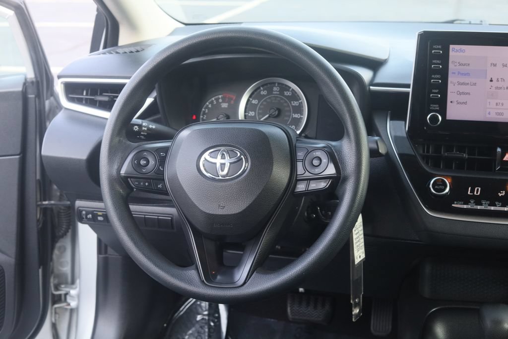Used 2020 Toyota Corolla LE FWD image 7