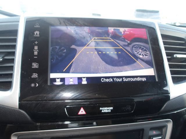 Used 2017 Honda Pilot Touring image 17