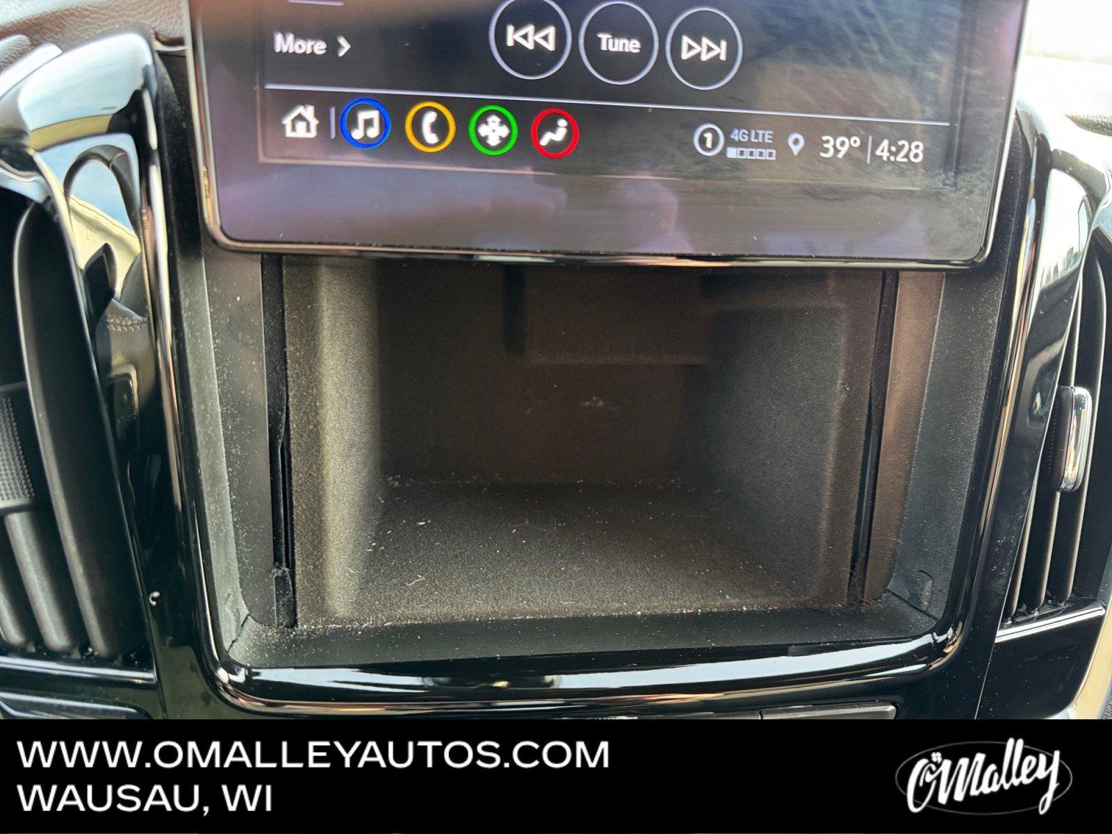 Used 2022 Chevrolet Traverse LT image 22