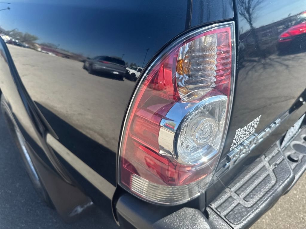 Used 2015 Toyota Tacoma 4x4 Double Cab w/ SR5 Package image 46