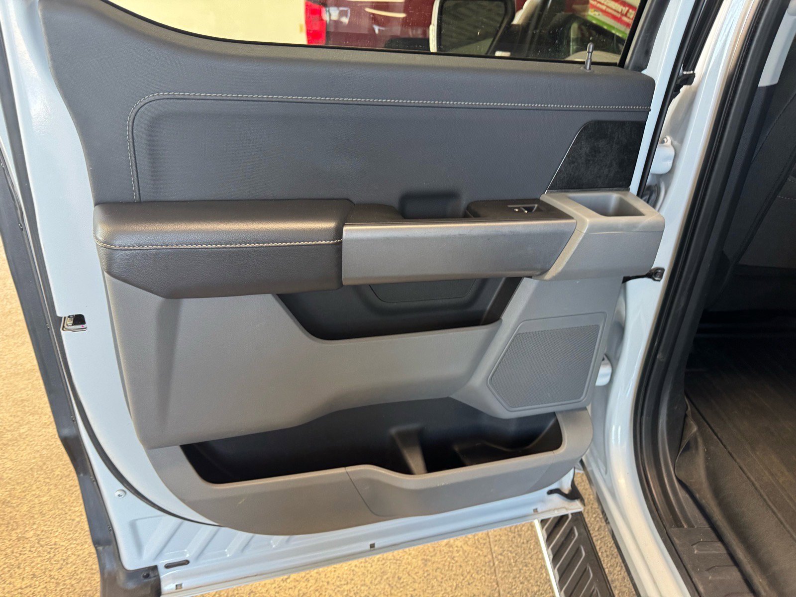 Used 2021 Ford F150 XLT w/ Equipment Group 302A High image 10