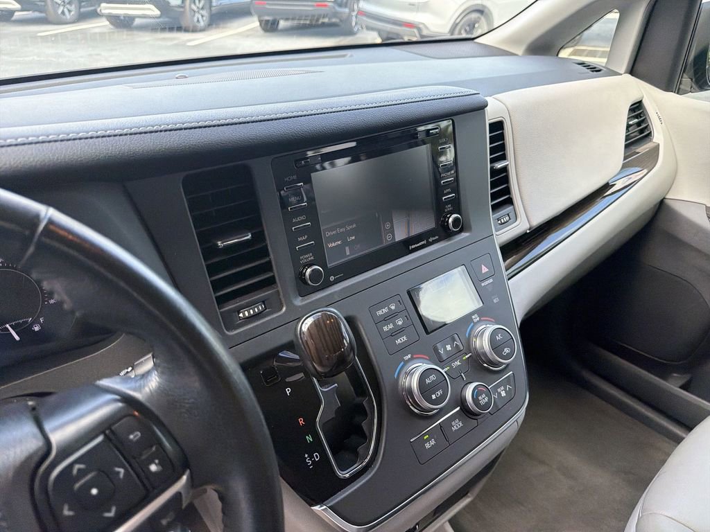 Used 2019 Toyota Sienna XLE w/ XLE Navigation Package FWD image 26
