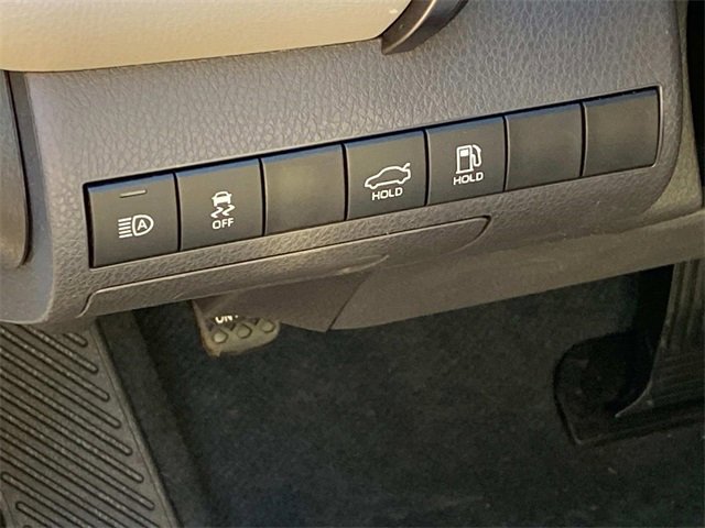 Used 2023 Toyota Camry SE image 15