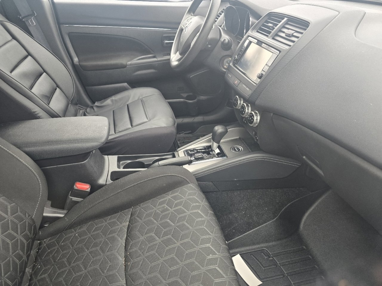 Used 2024 Mitsubishi Outlander Sport AWD image 13