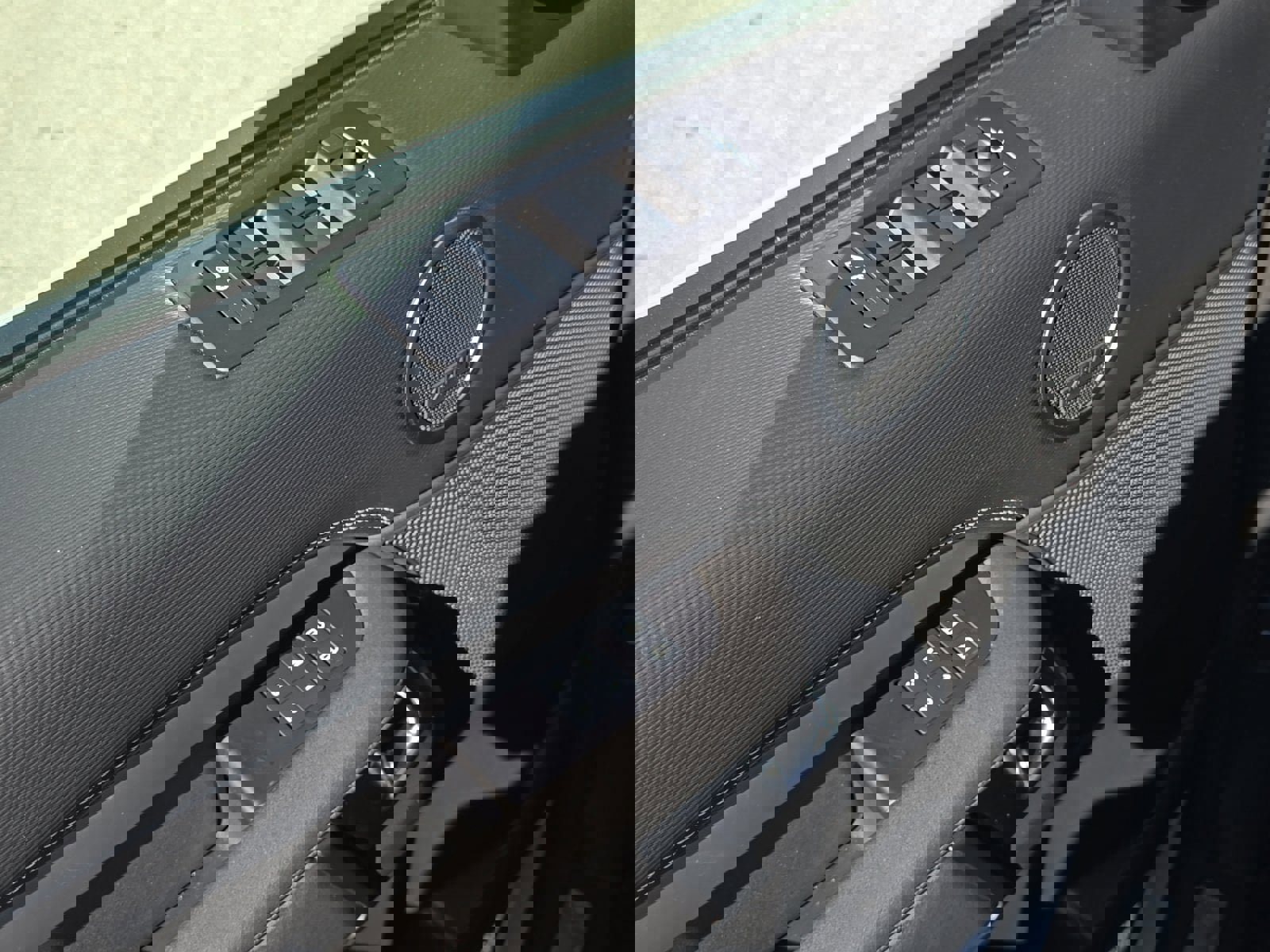 Certified 2024 Land Rover Discovery Dynamic SE image 11