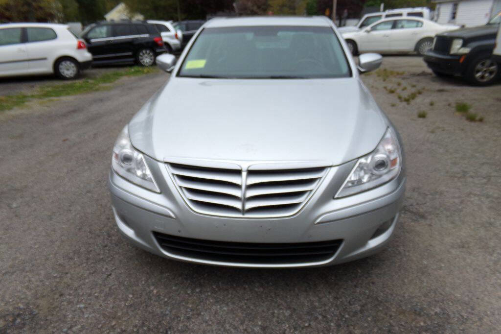 Used 2009 Hyundai Genesis 4.6 w/ Technology Pkg 5 RWD image 2