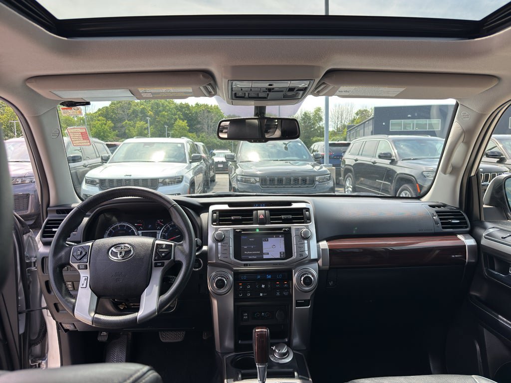 Used 2018 Toyota 4Runner Limited AWD/4WD image 27