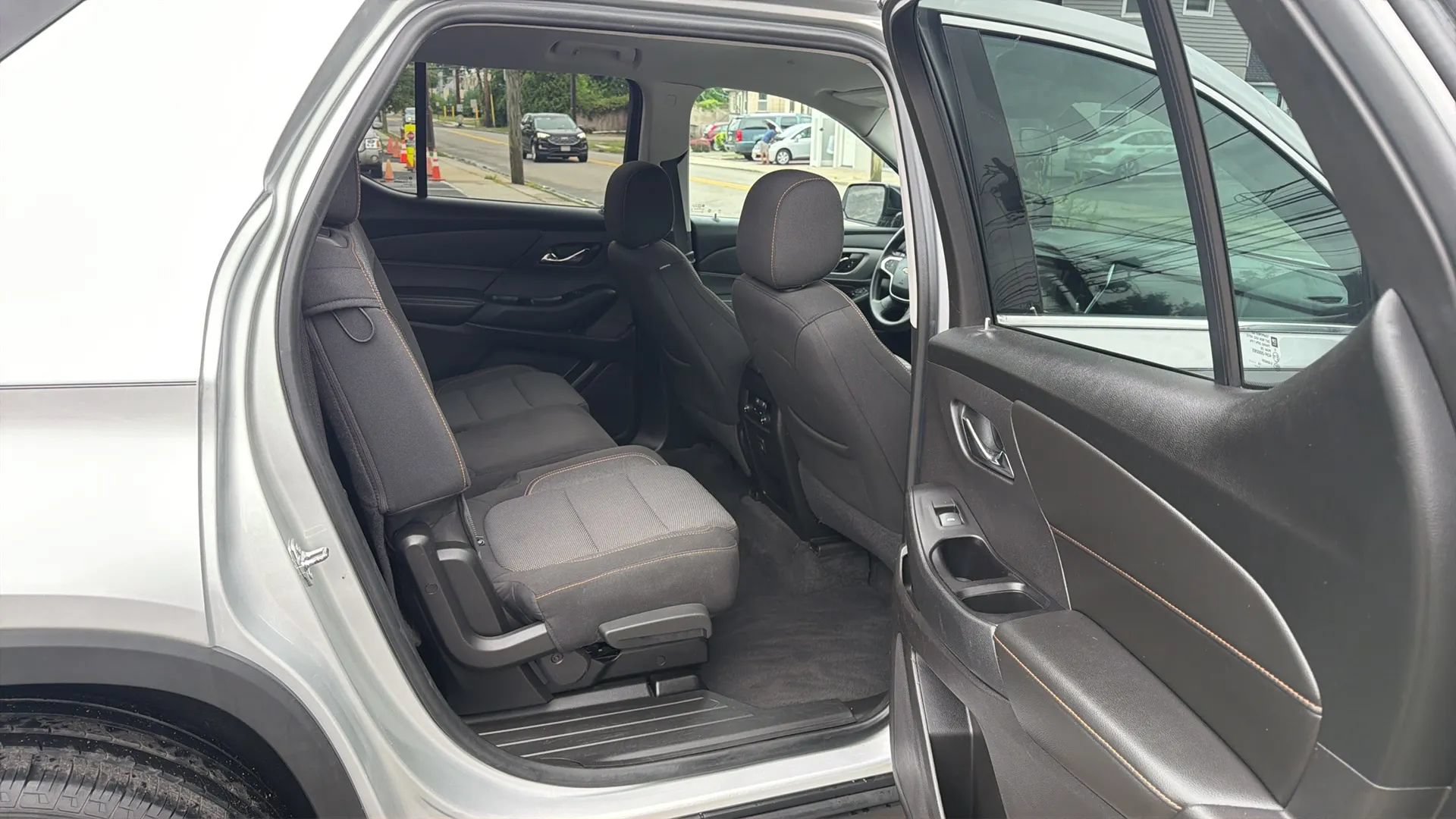 Used 2019 Chevrolet Traverse LS FWD image 22