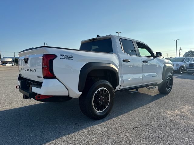 Used 2025 Toyota Tacoma TRD Off-Road AWD/4WD image 6