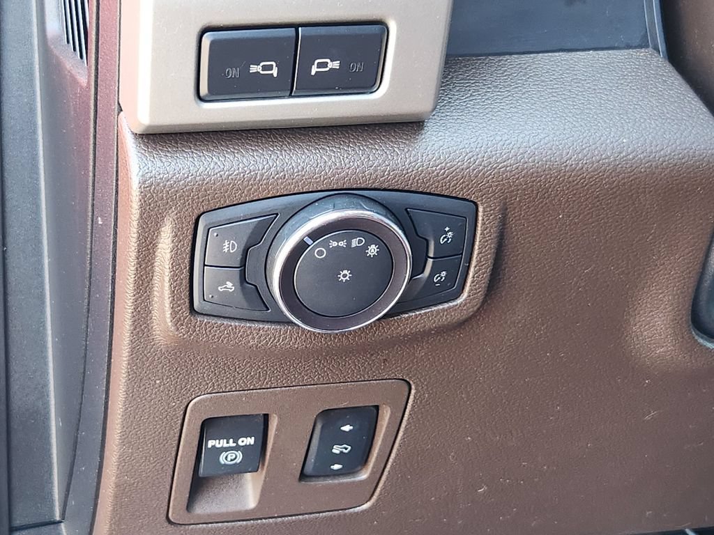 Used 2019 Ford F150 King Ranch w/ Equipment Group 601A Luxury AWD/4WD image 13