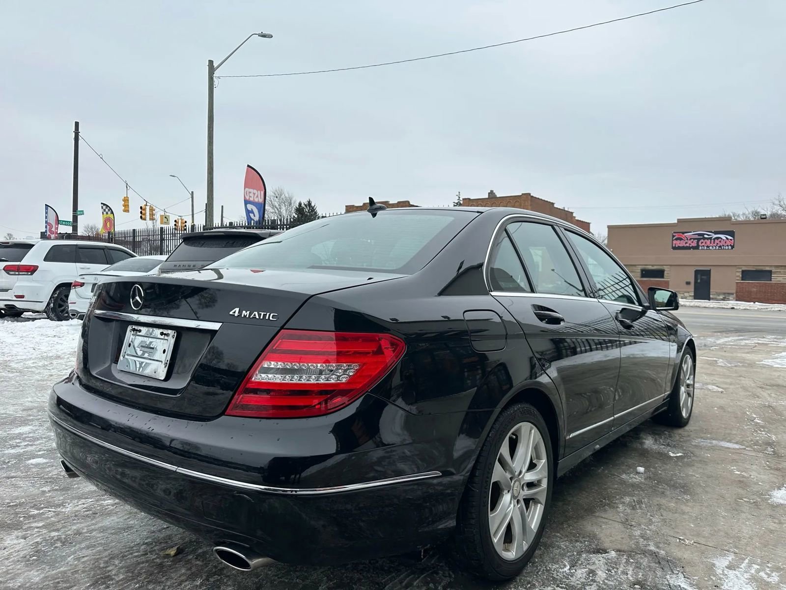 Used 2014 Mercedes-Benz C 300 4MATIC Sedan image 4