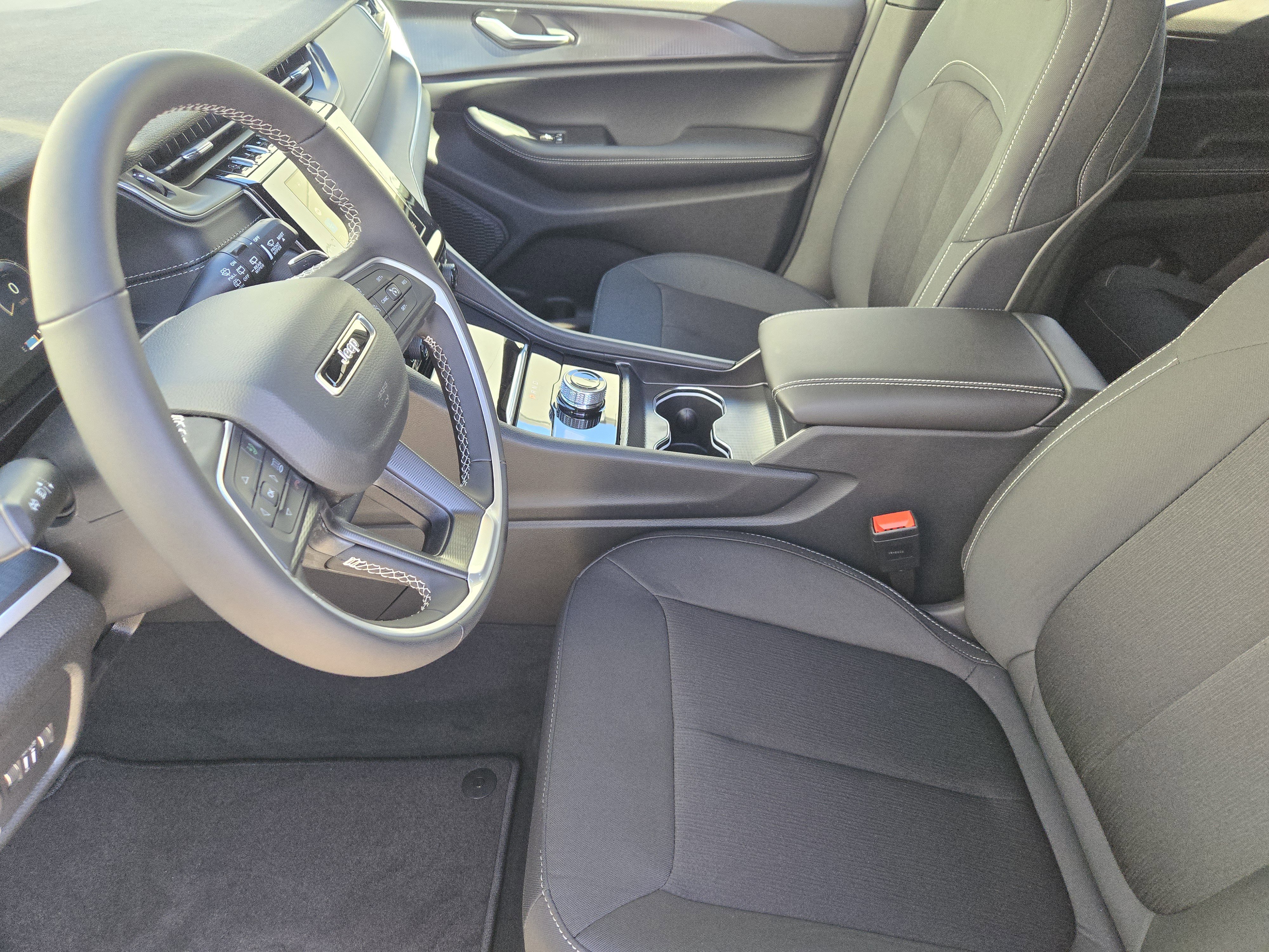 New 2026 Jeep Grand Cherokee Laredo X image 11