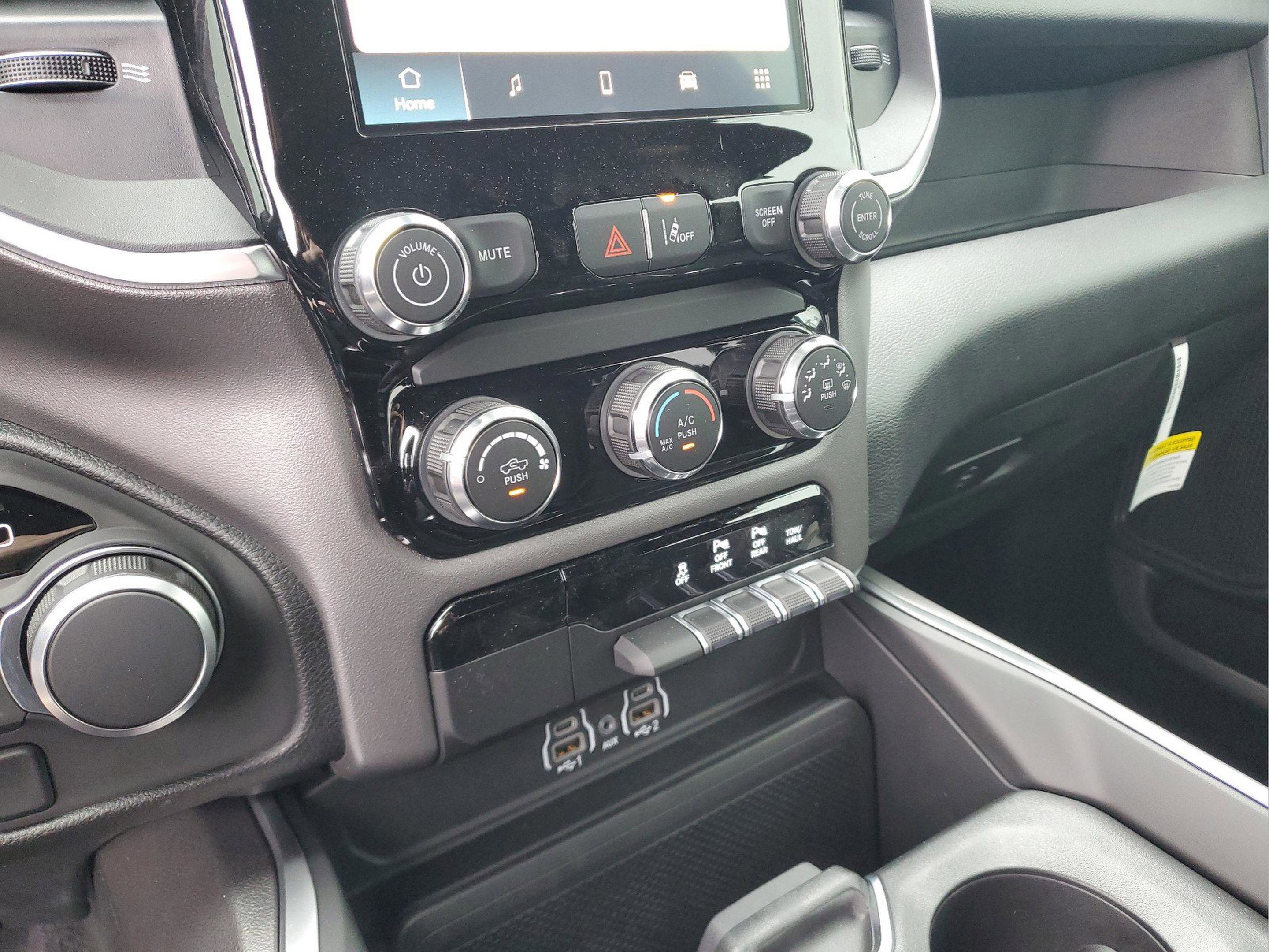 New 2026 RAM 1500 Express image 22