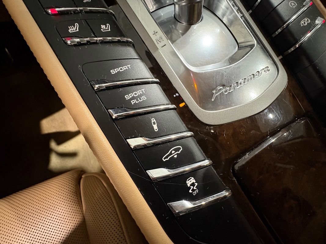 Used 2015 Porsche Panamera GTS w/ Premium Package Plus image 25