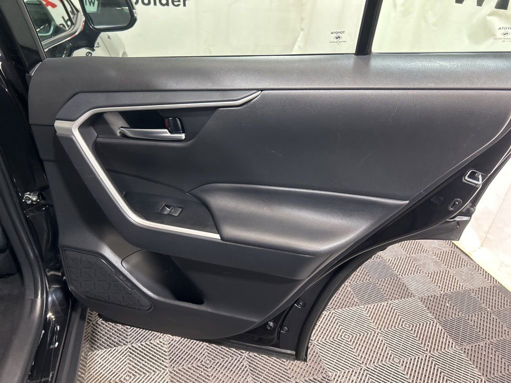 Used 2025 Toyota RAV4 XLE image 13