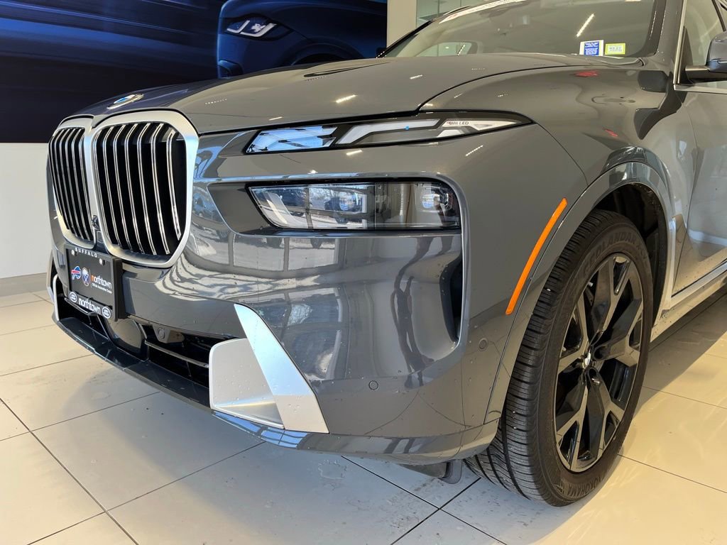 Used 2023 BMW X7 xDrive40i w/ Parking Assistance Package image 12
