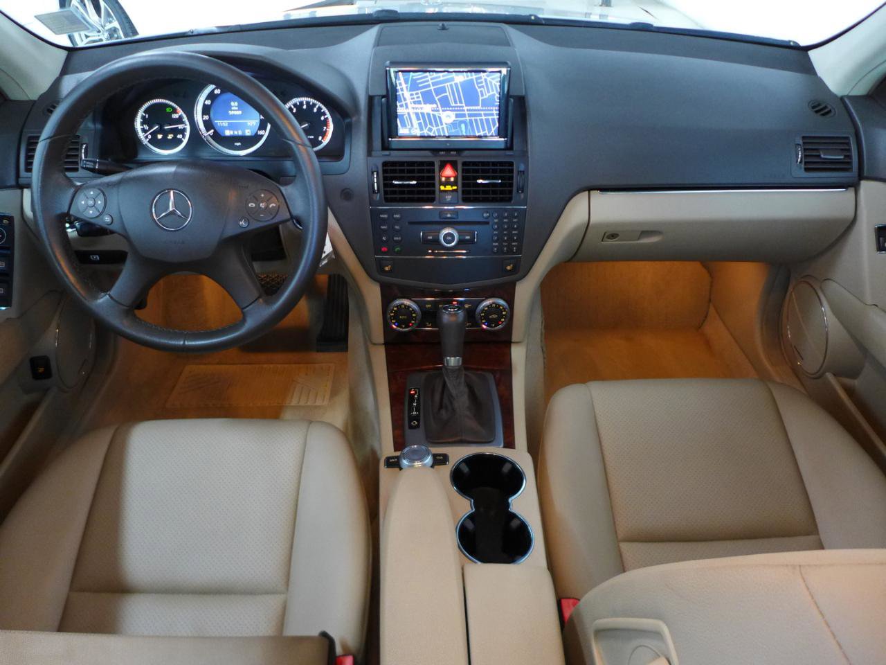Used 2009 Mercedes-Benz C 300 4MATIC Sedan image 16