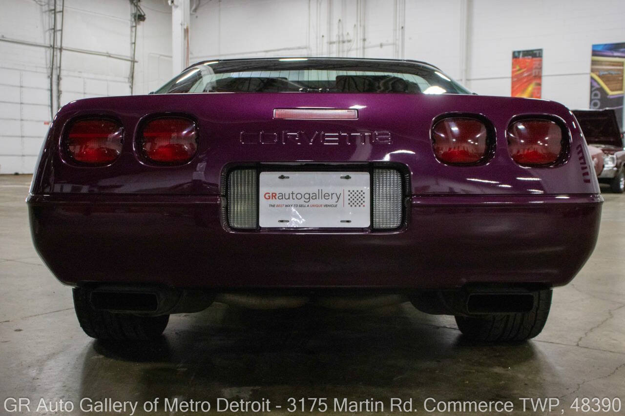 Used 1995 Chevrolet Corvette Coupe RWD image 7