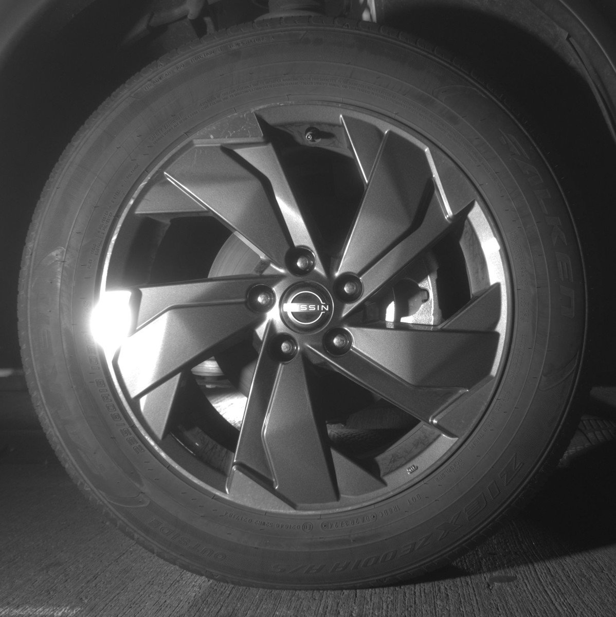Used 2025 Nissan Rogue SV FWD image 13