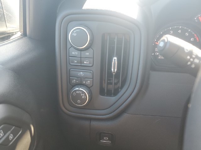 New 2026 Chevrolet Silverado 1500 Custom w/ Turbomax Blackout Package AWD/4WD image 22