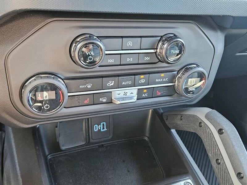 Used 2024 Ford Bronco Outer Banks image 24