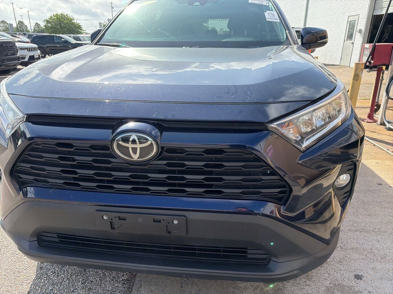 Used 2020 Toyota RAV4 XLE image 2