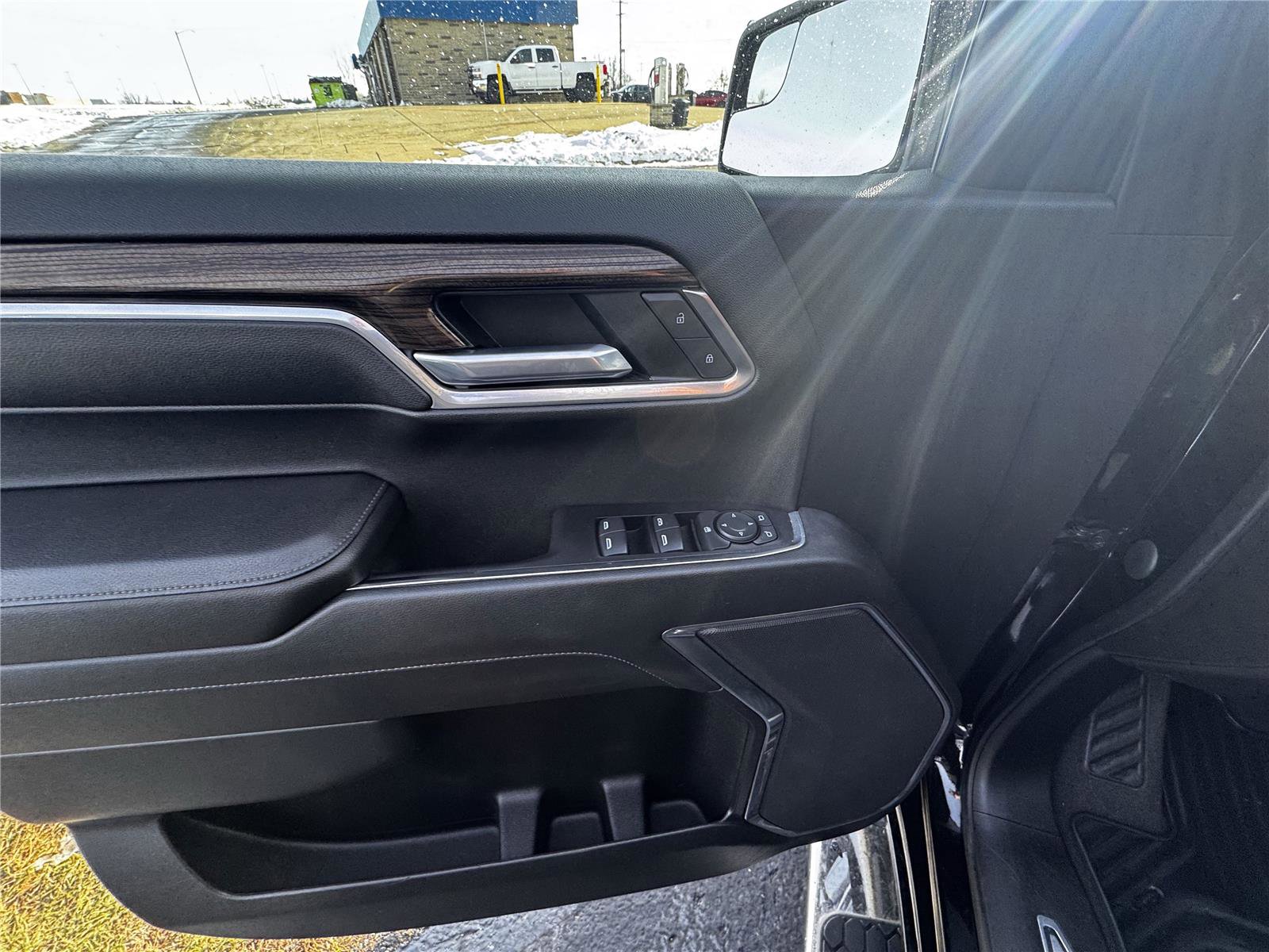 Used 2022 Chevrolet Silverado 1500 LT AWD/4WD image 12
