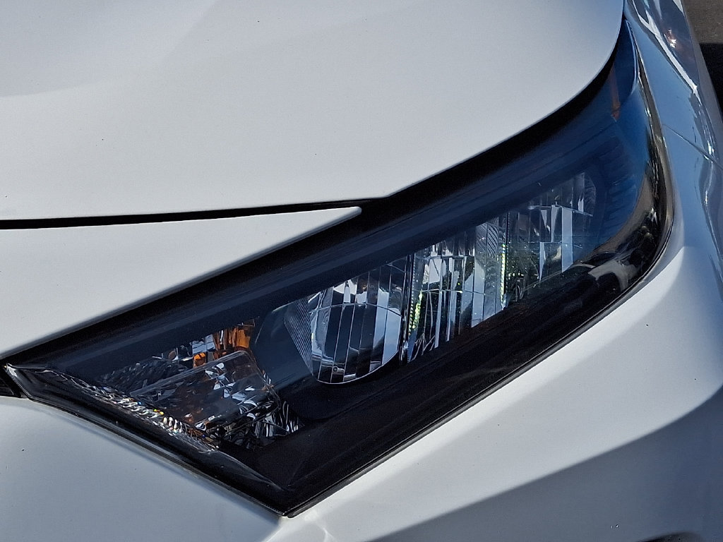 Used 2019 Toyota RAV4 LE w/ Carpet Mat Package AWD/4WD image 9