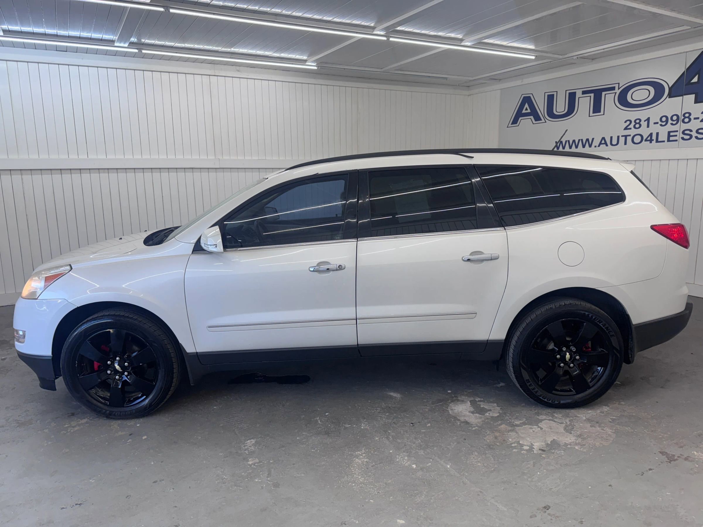 Used 2011 Chevrolet Traverse LTZ image 8