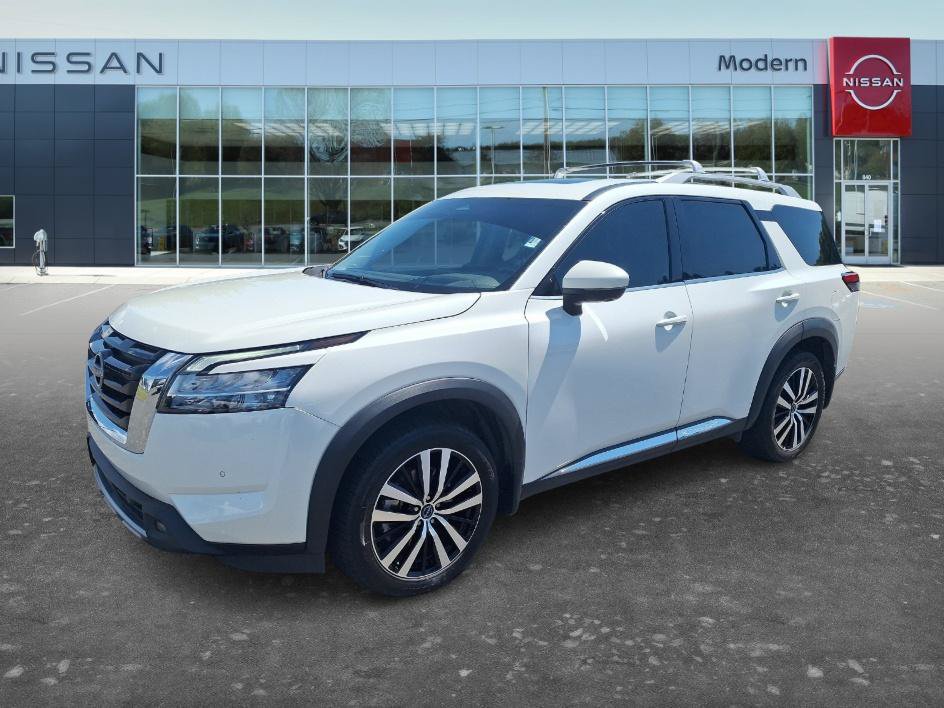 Used 2023 Nissan Pathfinder Platinum w/ Cargo Package AWD/4WD image 1