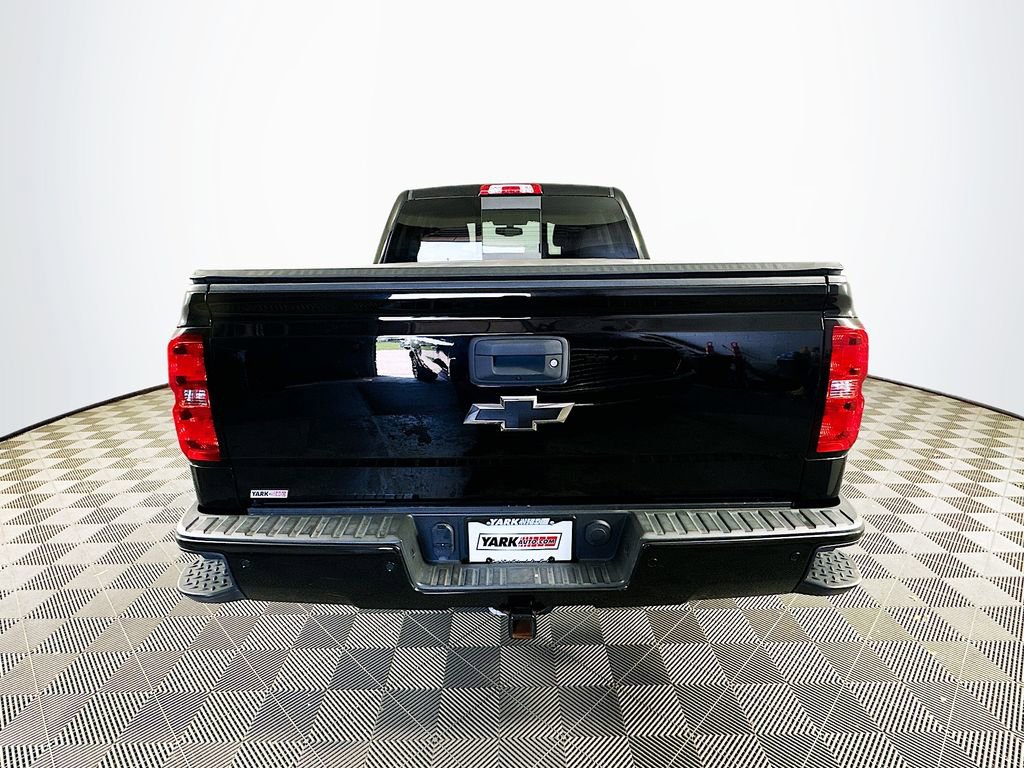 Used 2018 Chevrolet Silverado 1500 LT w/ Midnight Edition AWD/4WD image 11