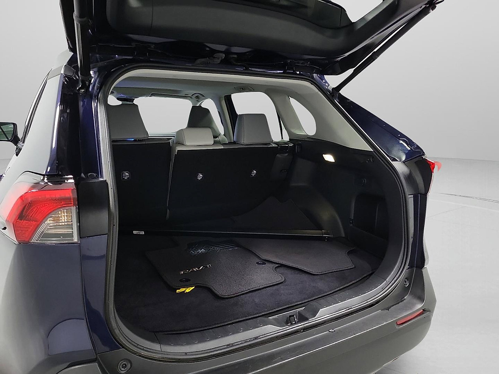 Certified 2023 Toyota RAV4 XLE Premium image 7