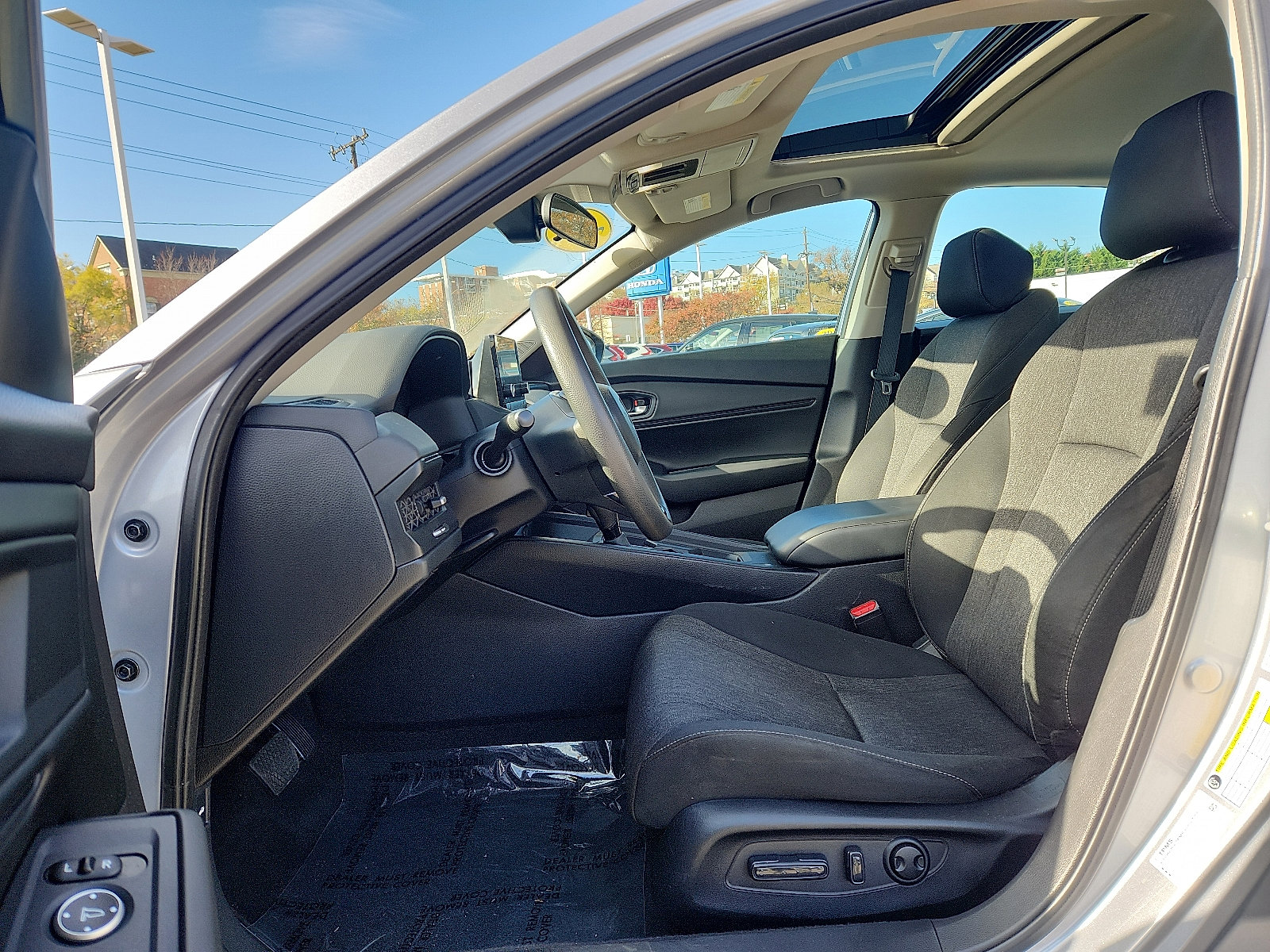 Used 2023 Honda Accord EX image 13