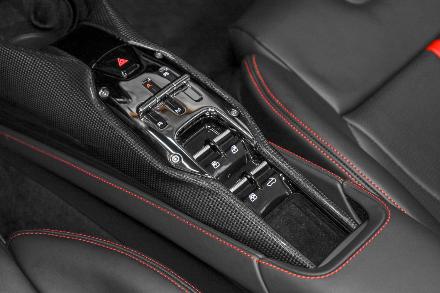 Used 2022 Ferrari SF90 Spider image 45