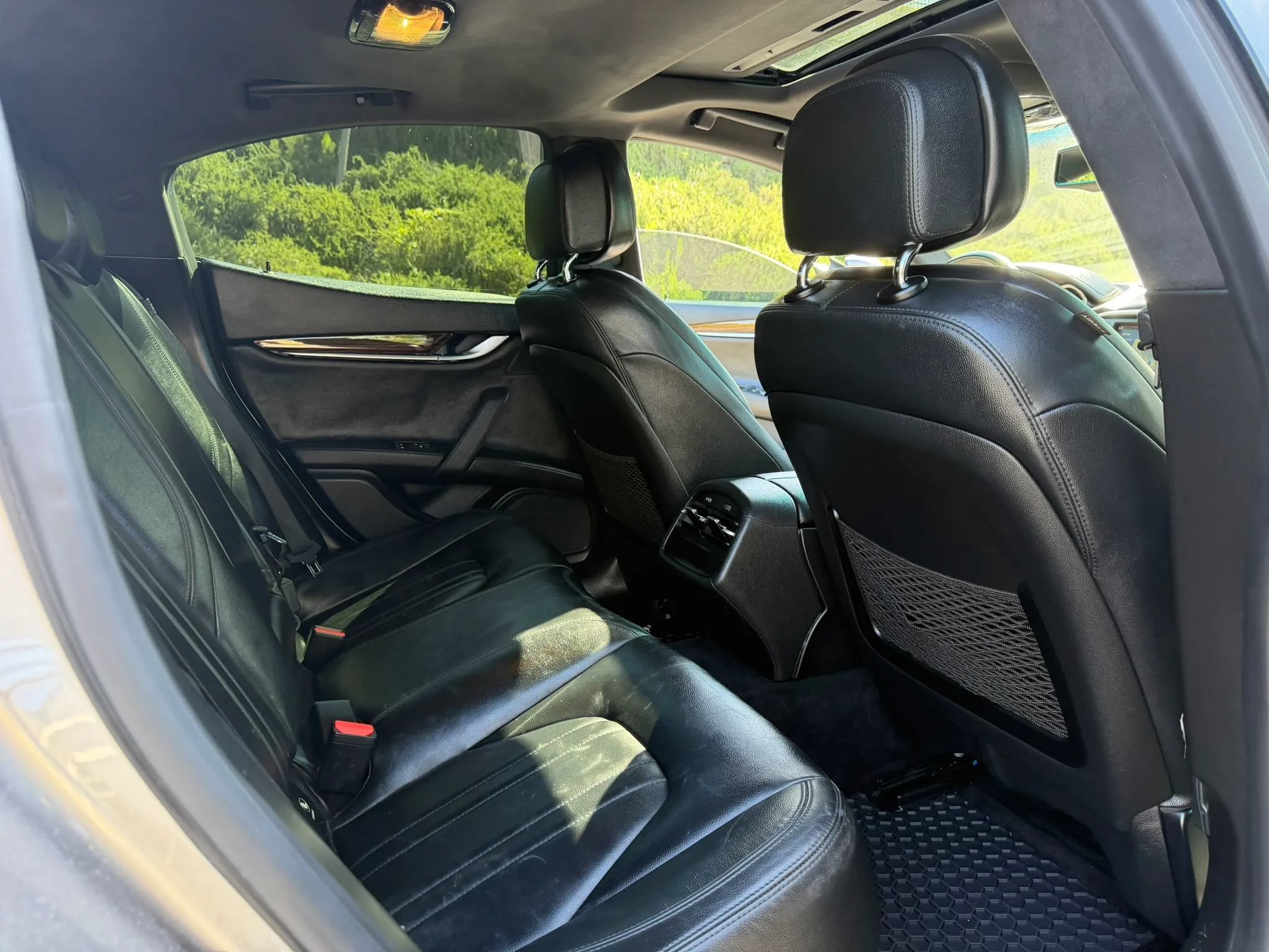 Used 2014 Maserati Ghibli RWD image 16