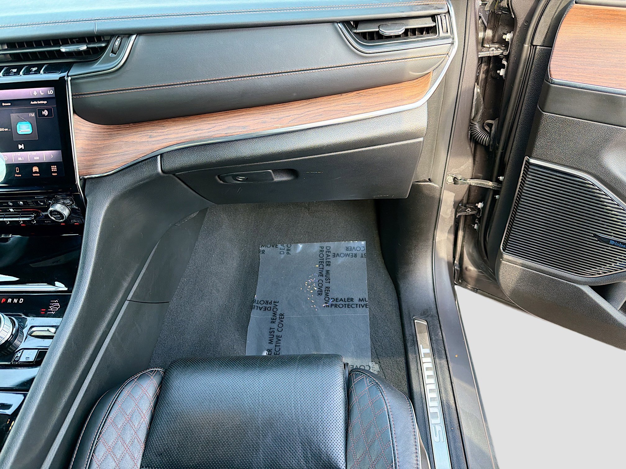 Used 2024 Jeep Grand Cherokee Summit w/ Advanced Protech Group IV image 18