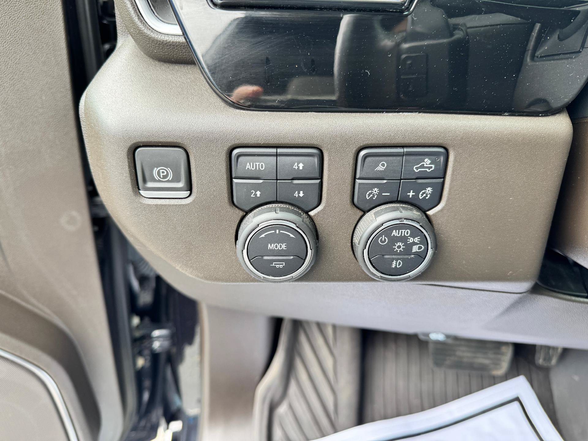 Used 2022 Chevrolet Silverado 1500 LTZ AWD/4WD image 25