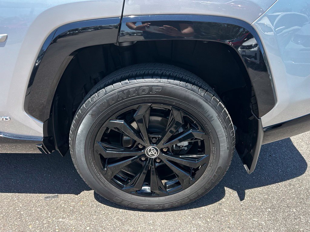Used 2025 Toyota RAV4 XSE AWD/4WD image 10