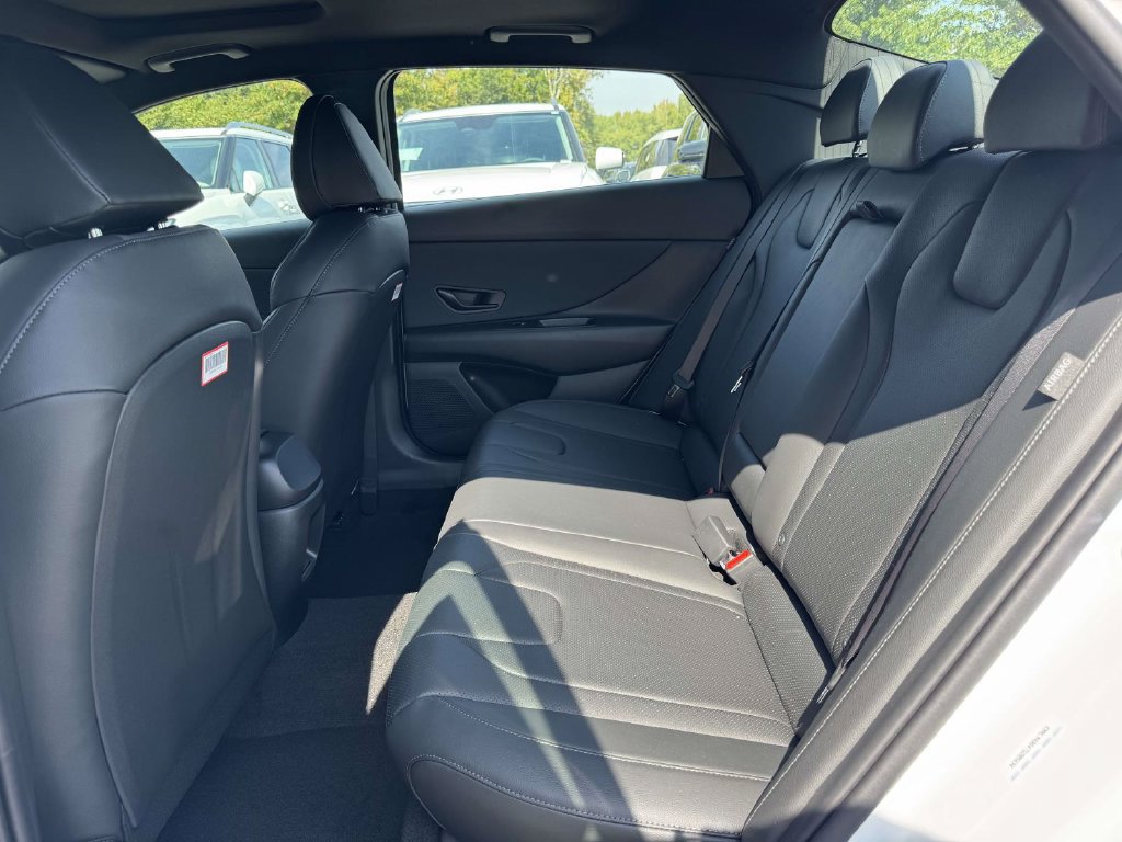 New 2026 Hyundai Elantra SEL Sport FWD image 16
