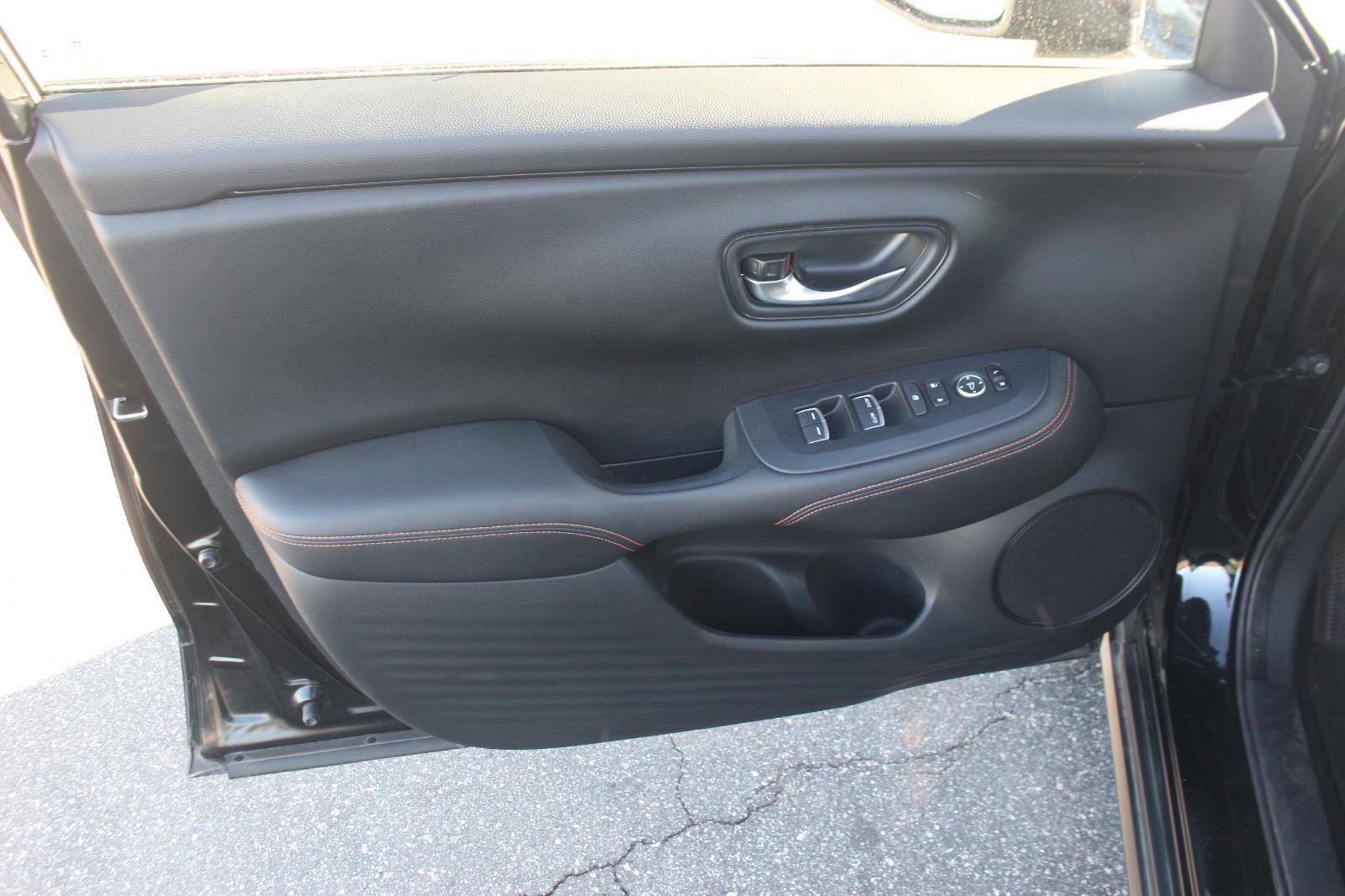 Used 2024 Honda HR-V Sport image 11